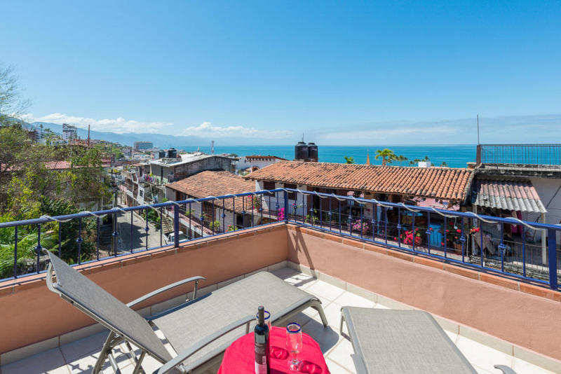 1044 Calle Brasil, Villa De Los Ojos Azulles, Puerto Vallarta, Ja