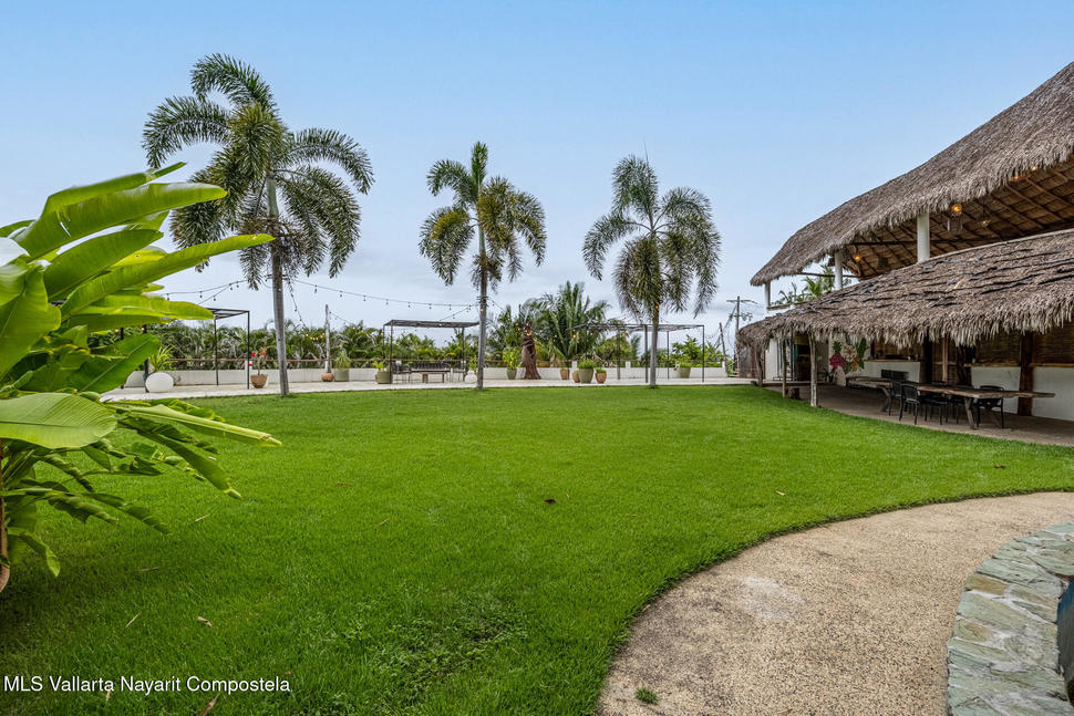 20250924230237104019000000 o