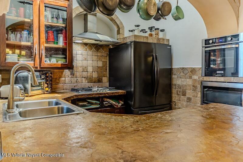 20251016221121101910000000 o