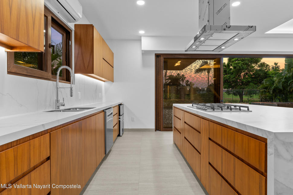 20251027225259988319000000 o