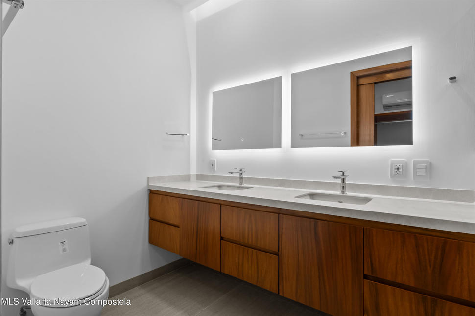 20251027230412177017000000 o