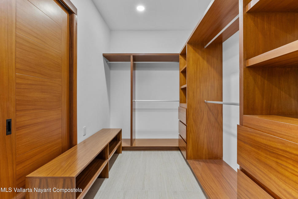 20251027231126782132000000 o