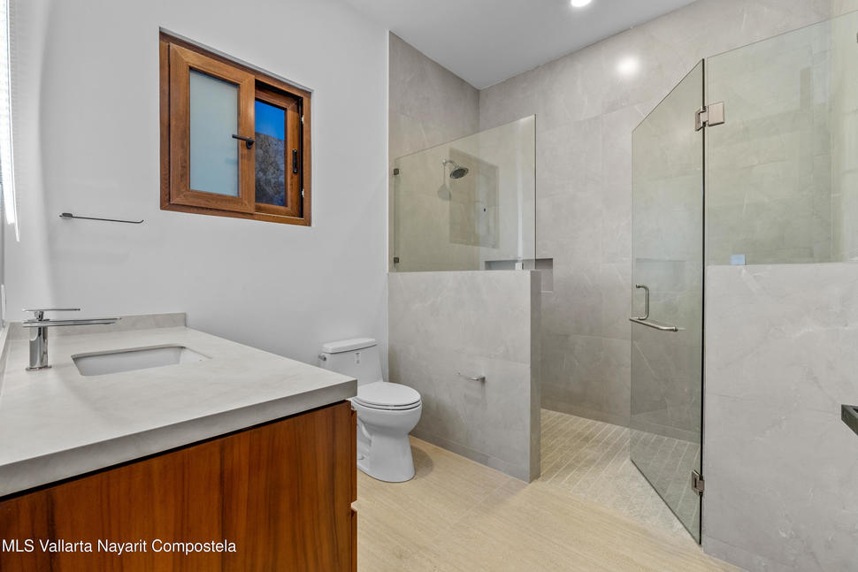 20251028043956601041000000 o