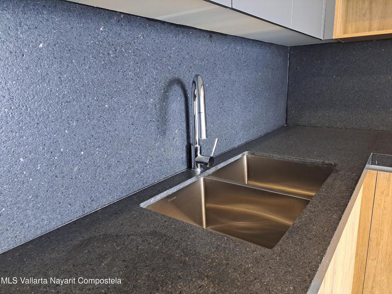 20251213060730173492000000 o