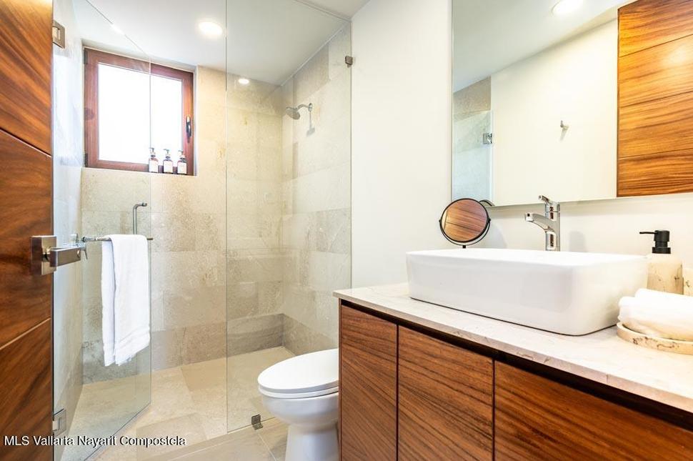 20251211224434219042000000 o