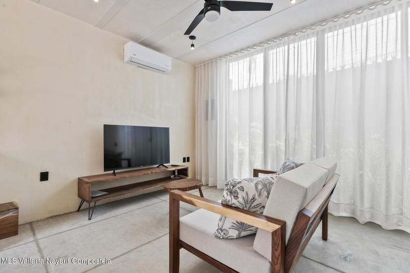 20251010180525323269000000 o