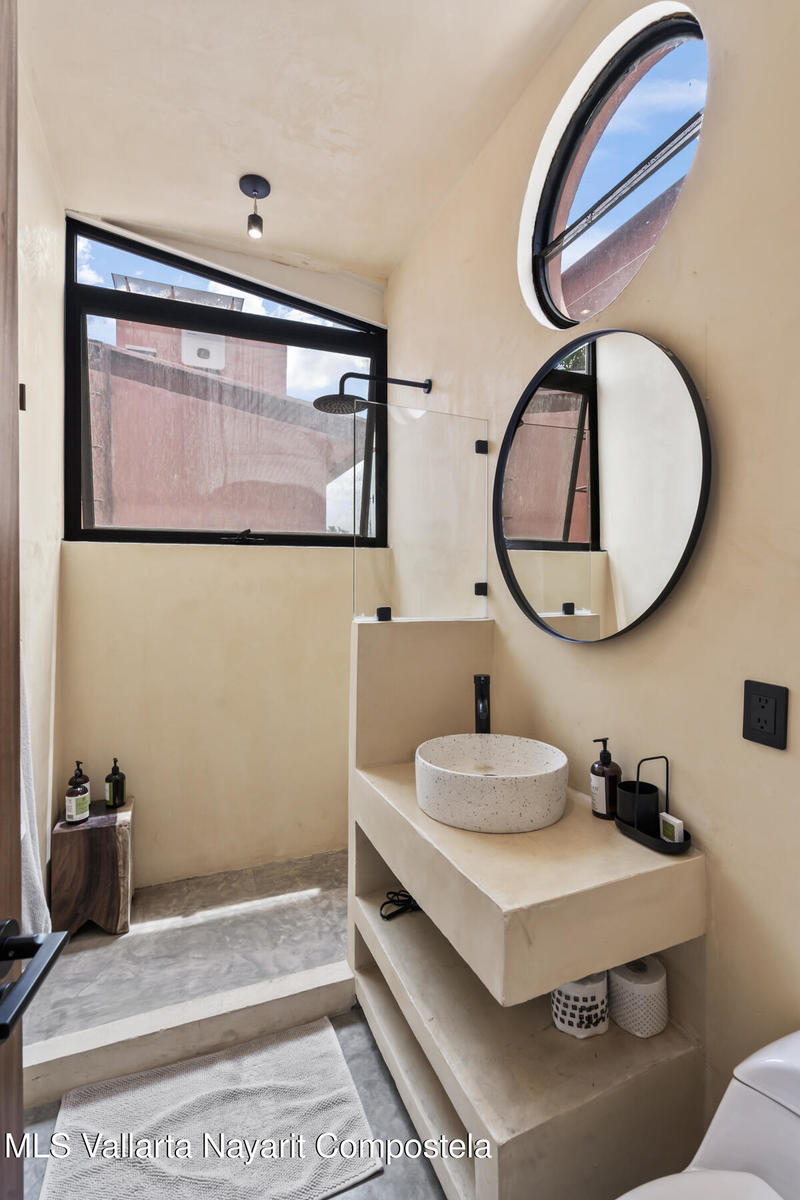 20251010180533316308000000 o