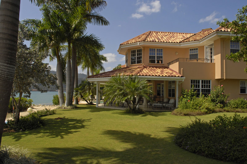 Calypso Shores on the Beach Villa Rental