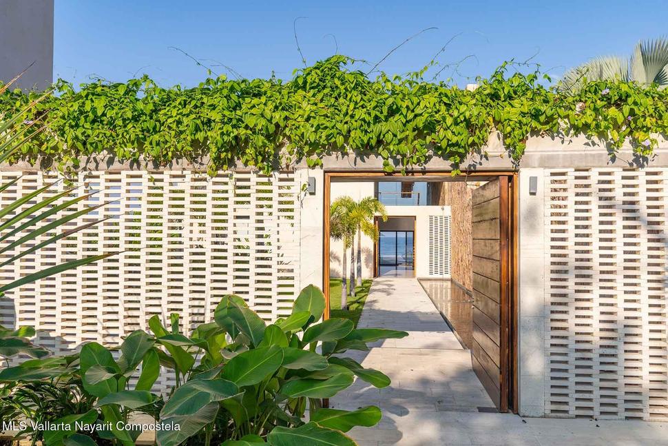 20251215203316849804000000 o