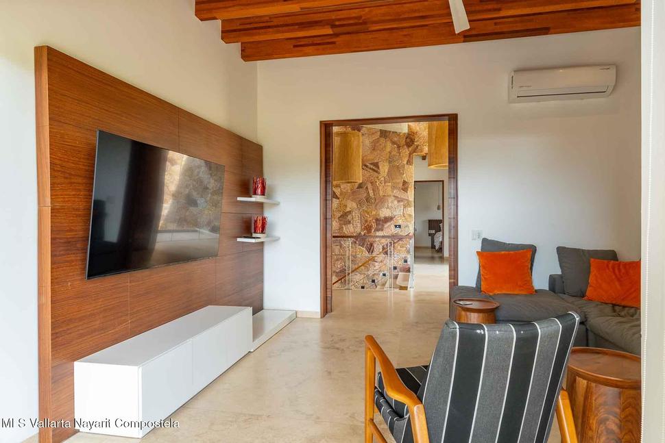 20251215203341844086000000 o