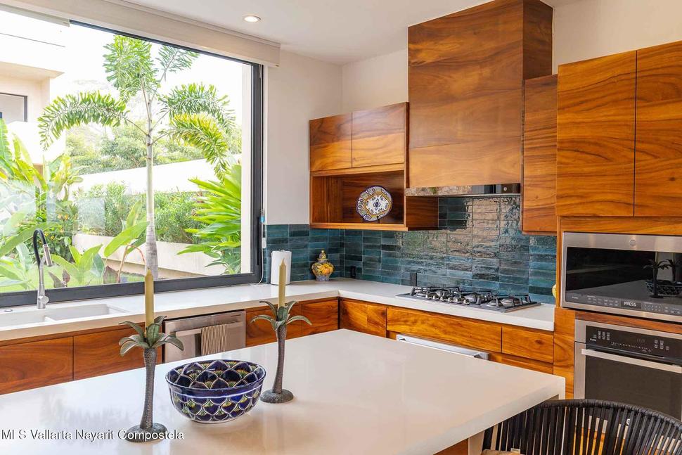 20251215203343366591000000 o