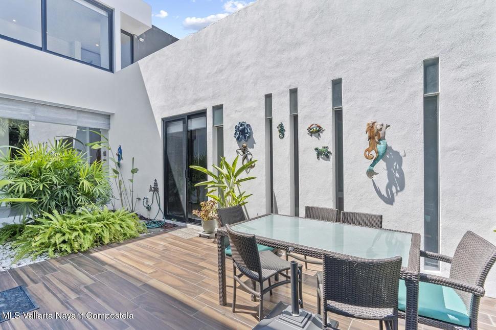 20251016220628093489000000 o