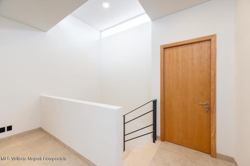 20250710230218210106000000 o