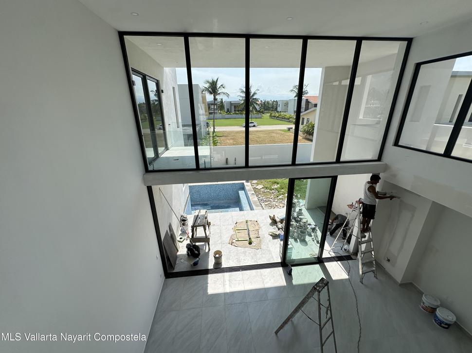 20251023202051689472000000 o