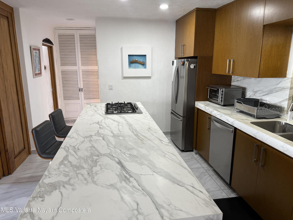 20251204182301632804000000 o