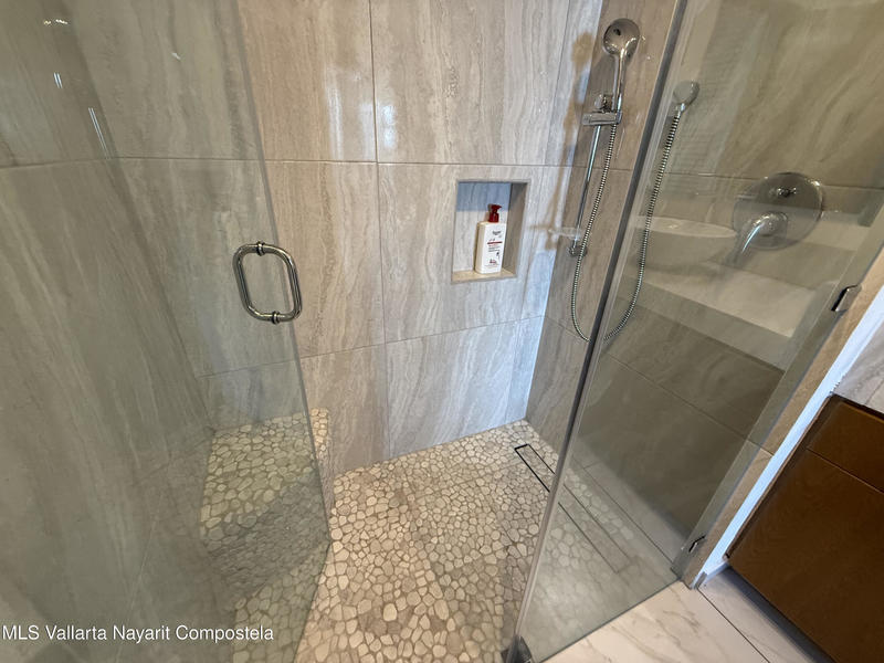 20251204184245298313000000 o