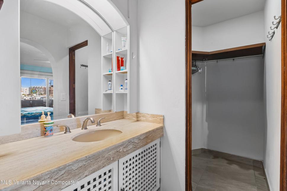 20251218220818699879000000 o