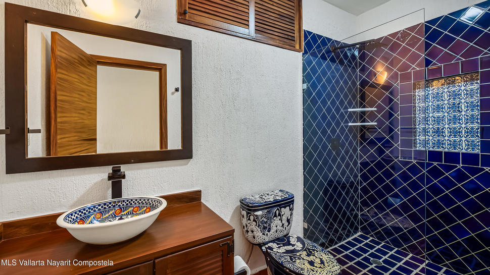 20251204230350276311000000 o