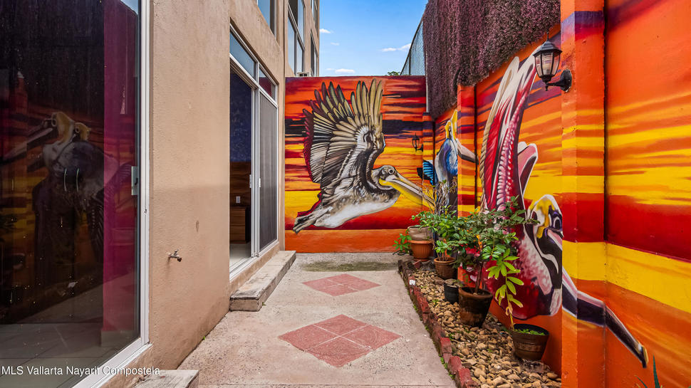 20251204230415537717000000 o