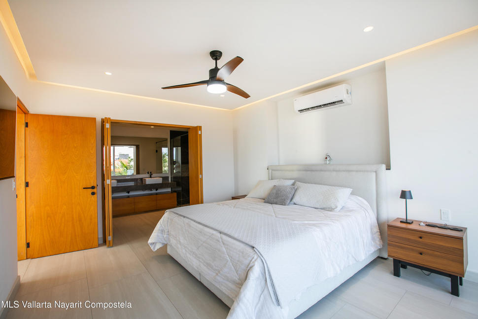 20251202221042616855000000 o