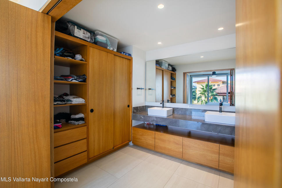 20251202221052582438000000 o