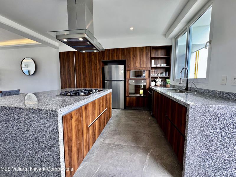 20250812225541083665000000 o