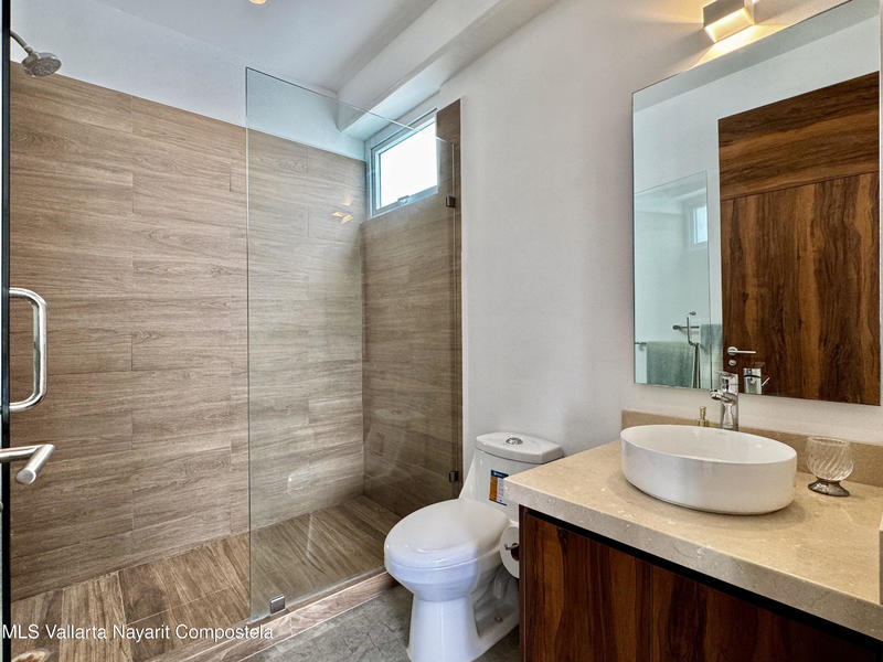 20250812225959975387000000 o