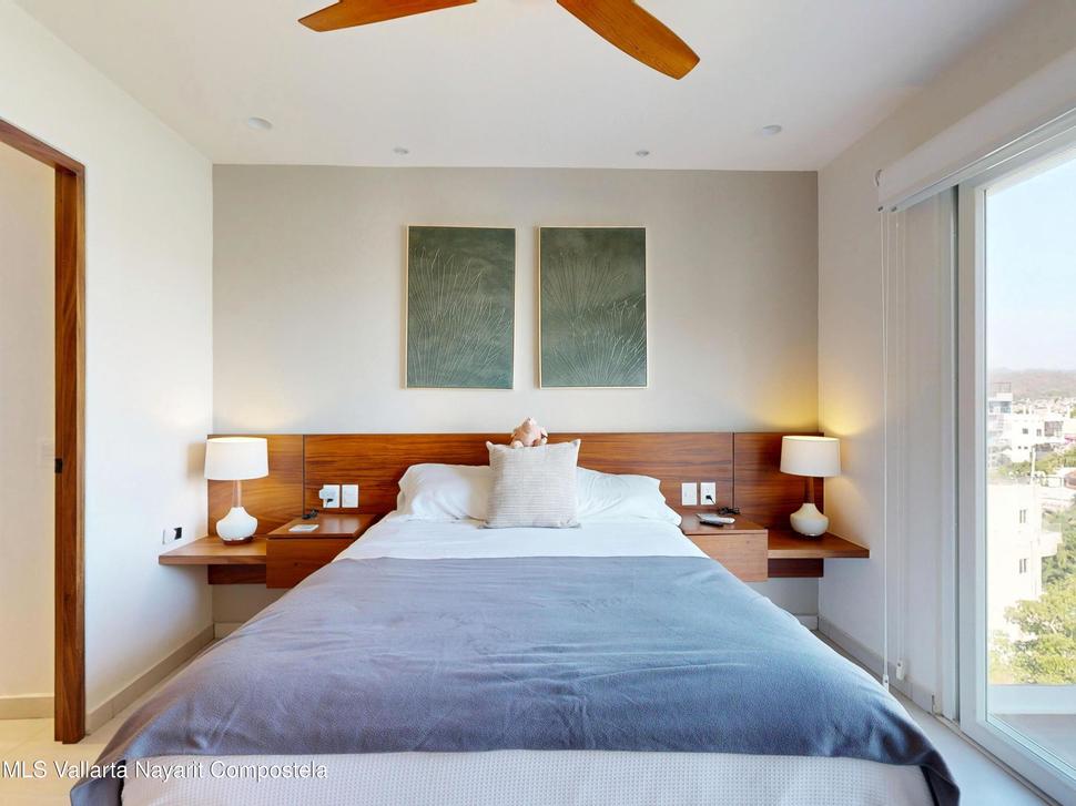 20251222230207910497000000 o