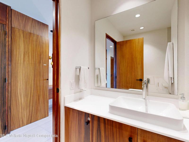 20251222230229290873000000 o