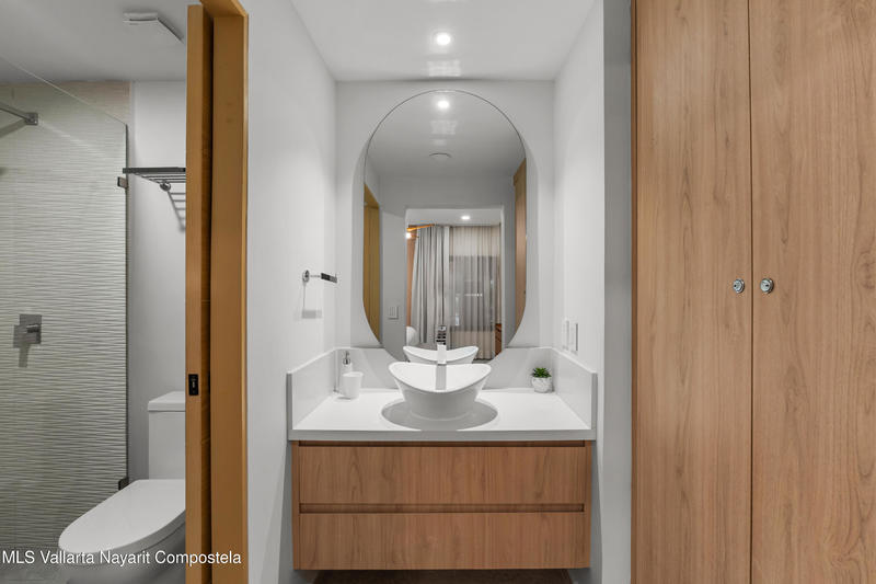 20251008232003526361000000 o