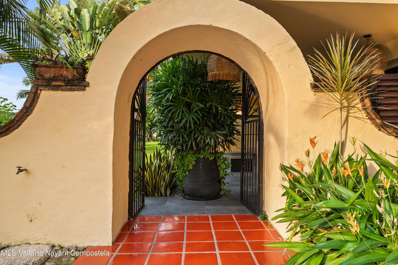 20251008233438214323000000 o