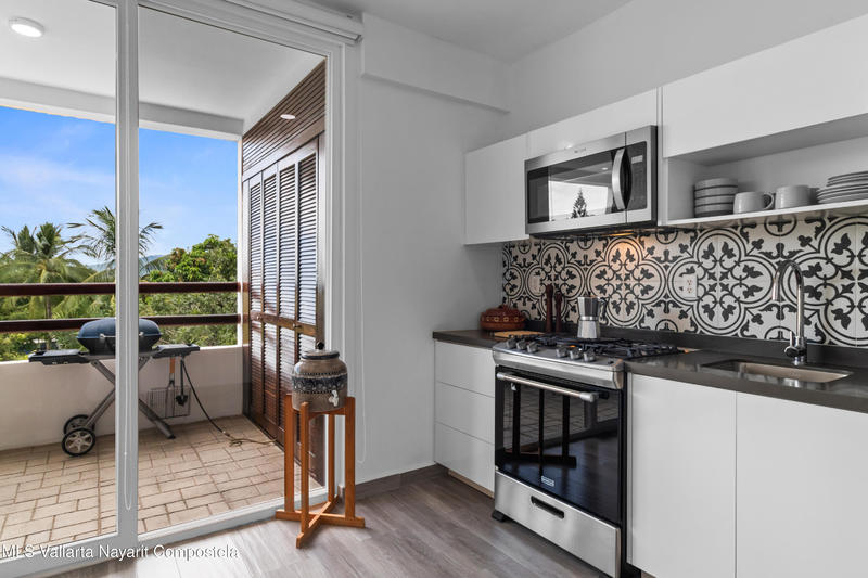 20251015212107560645000000 o