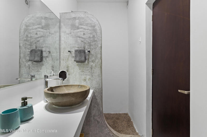 20251015212153835661000000 o