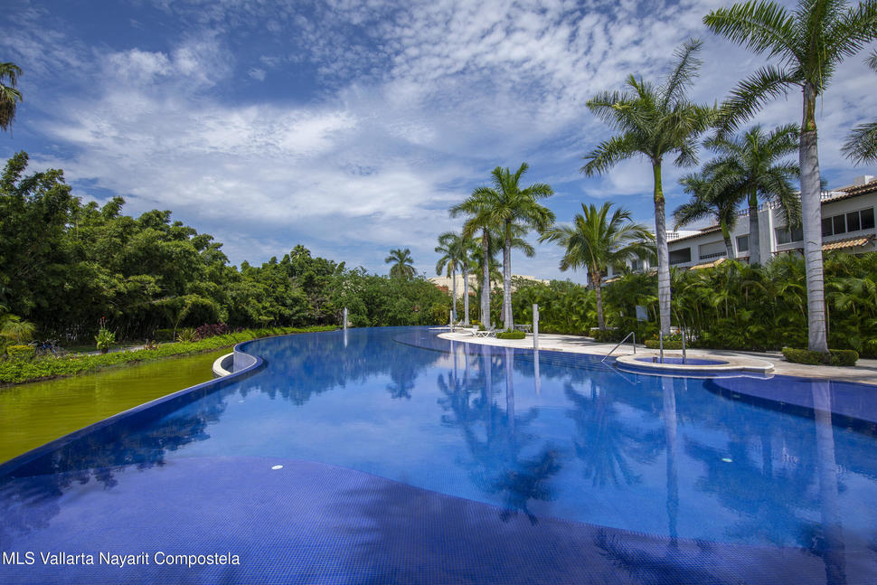 20251002020041957524000000 o