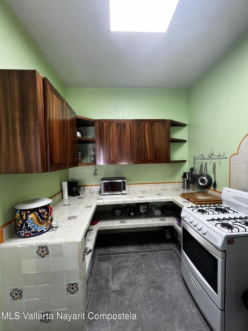 20251008183209418537000000 o