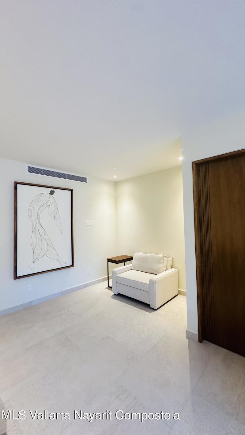 20251211193722040153000000 o