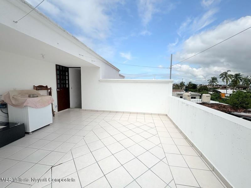 Casa Con Local Comercial