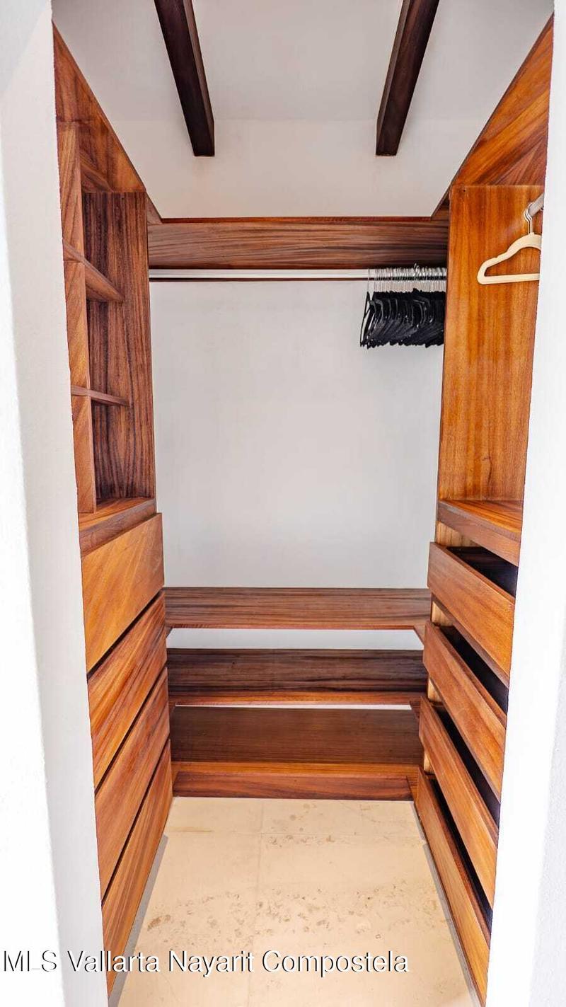 20251202042830896539000000 o