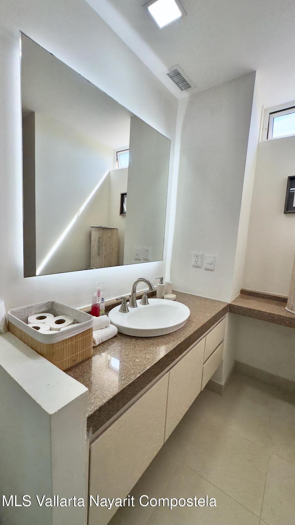 20260207221846922575000000 o