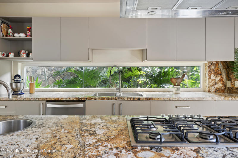 20251108005930993552000000 o