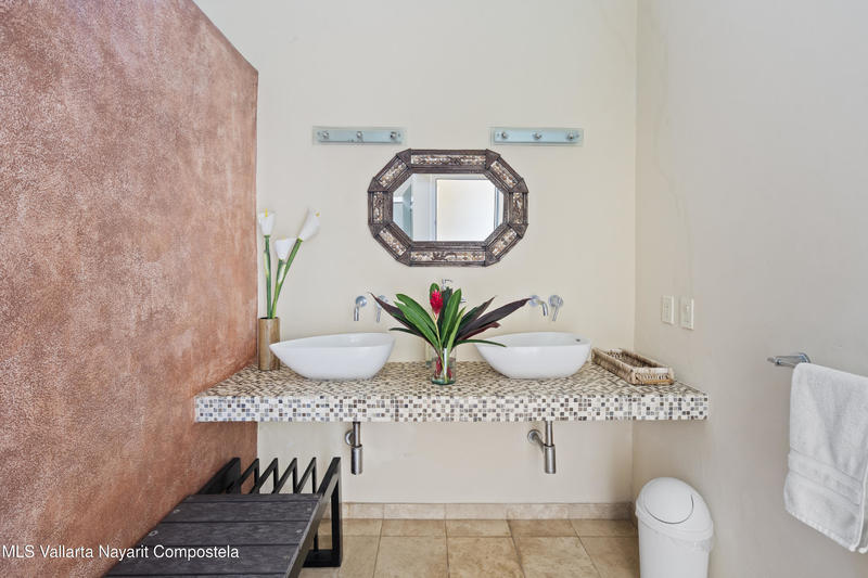 20251108010201470919000000 o