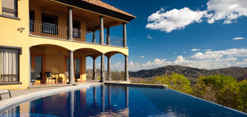 Villa de Oro Villa Rental