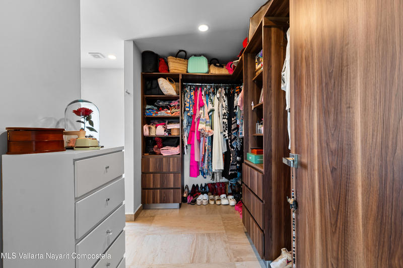 20251024223258575365000000 o