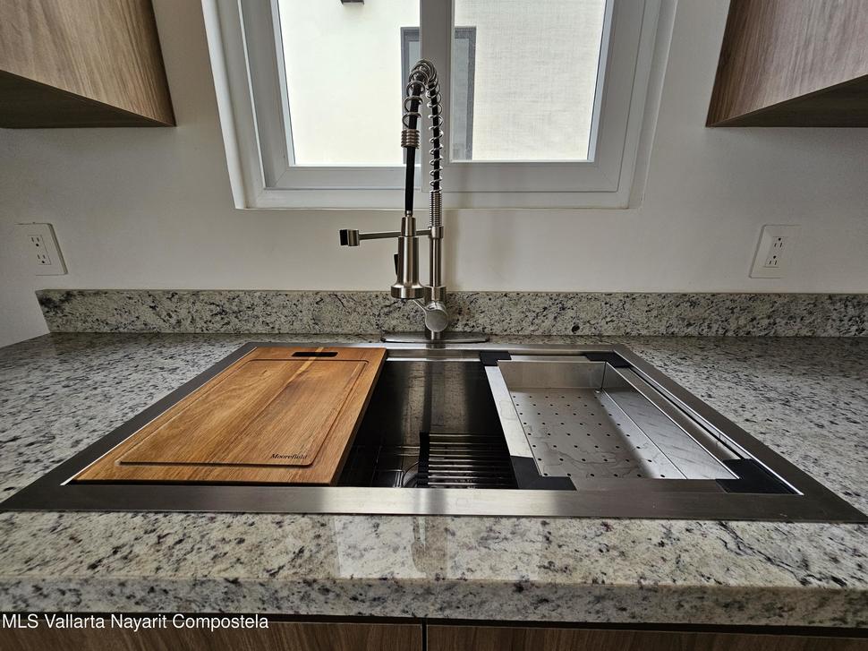 20251209192913470009000000 o