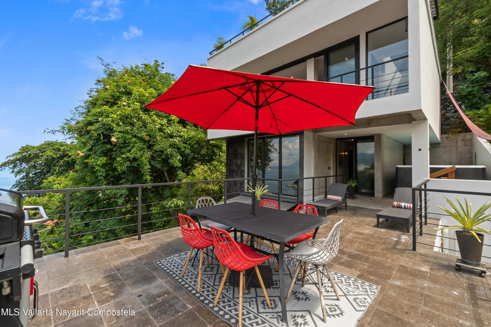 20250814205238113080000000 o