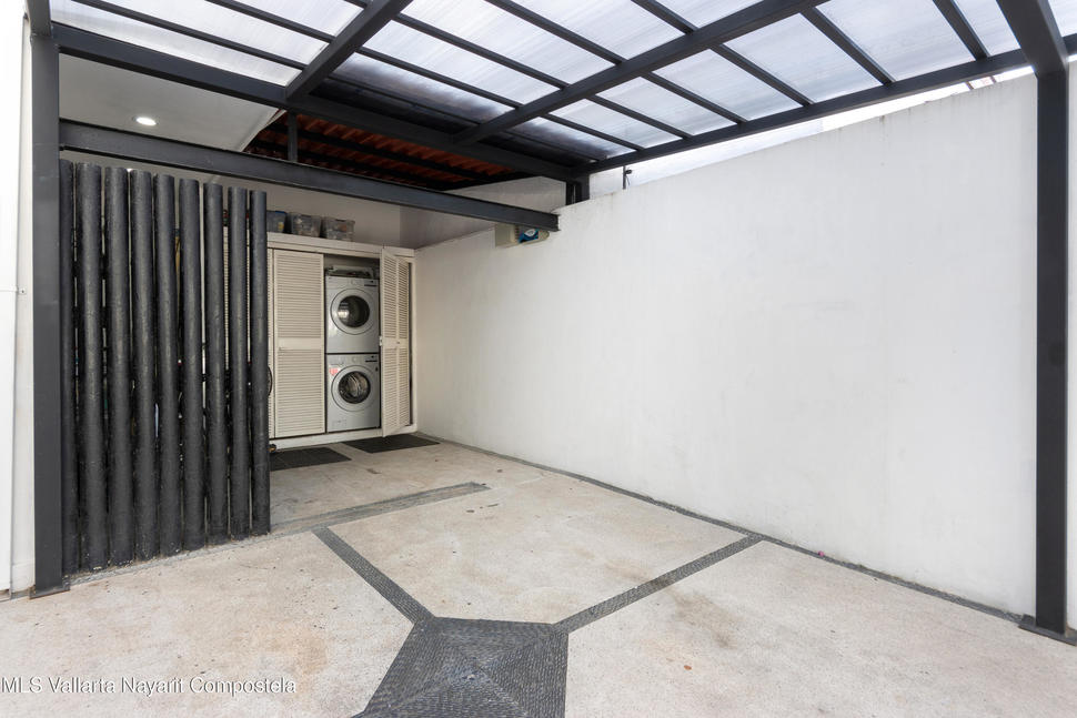 20260204220128495485000000 o