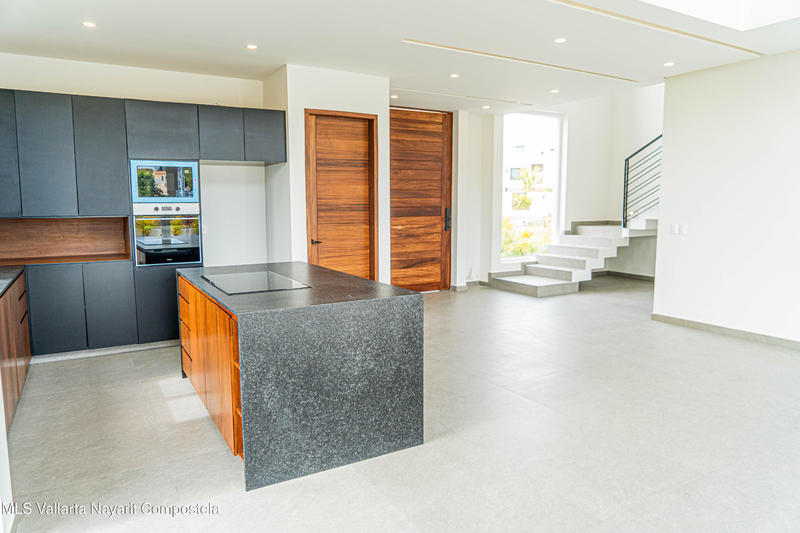 20250908205706549590000000 o