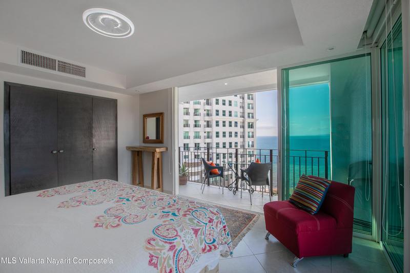 Grand Venetian 2001C