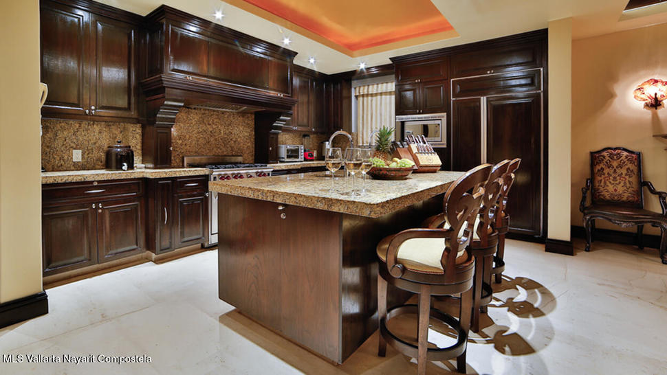 20251017232915077829000000 o