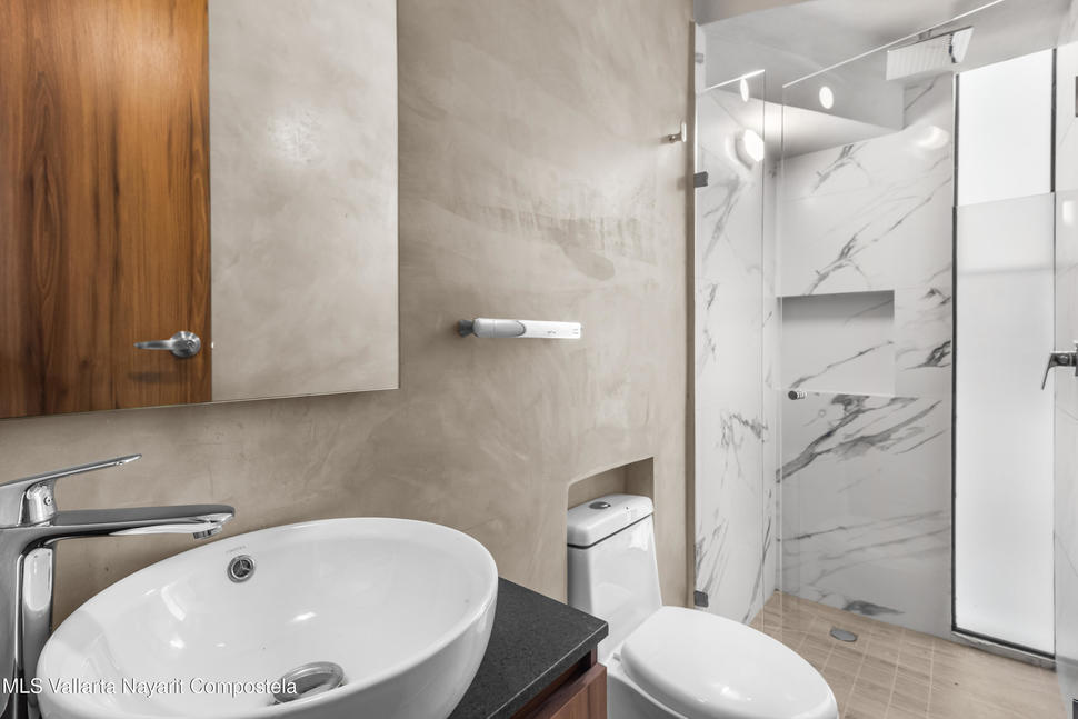 20251022223602601215000000 o